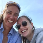 Moeder en dochter zeilen